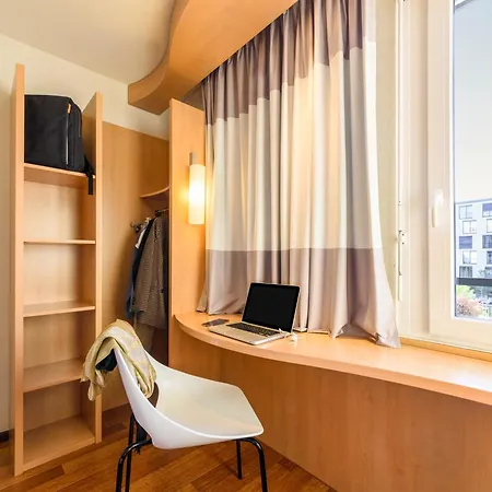 Hotel Ibis Lausanne 2*