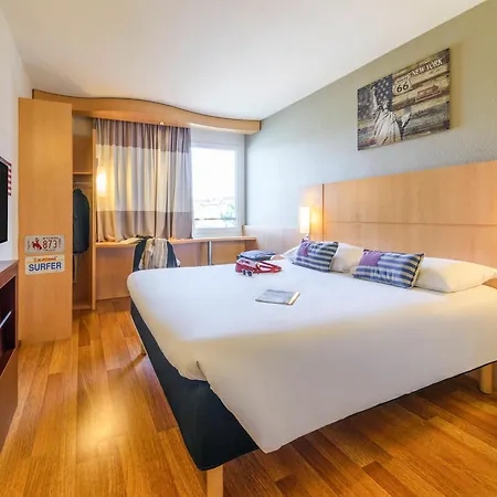 Ibis Lausanne מלון